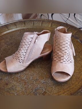 Women's Tan Peep-Toe Heeled Sandals